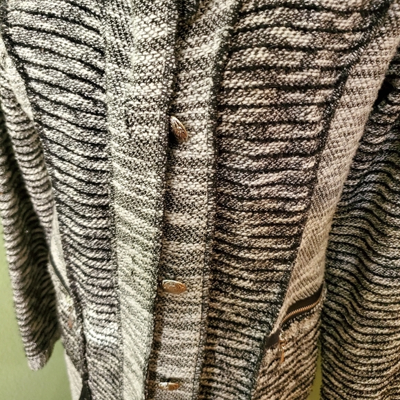 Zoe sweater jacket size medium.  Black and white. - Picture 2 of 11
